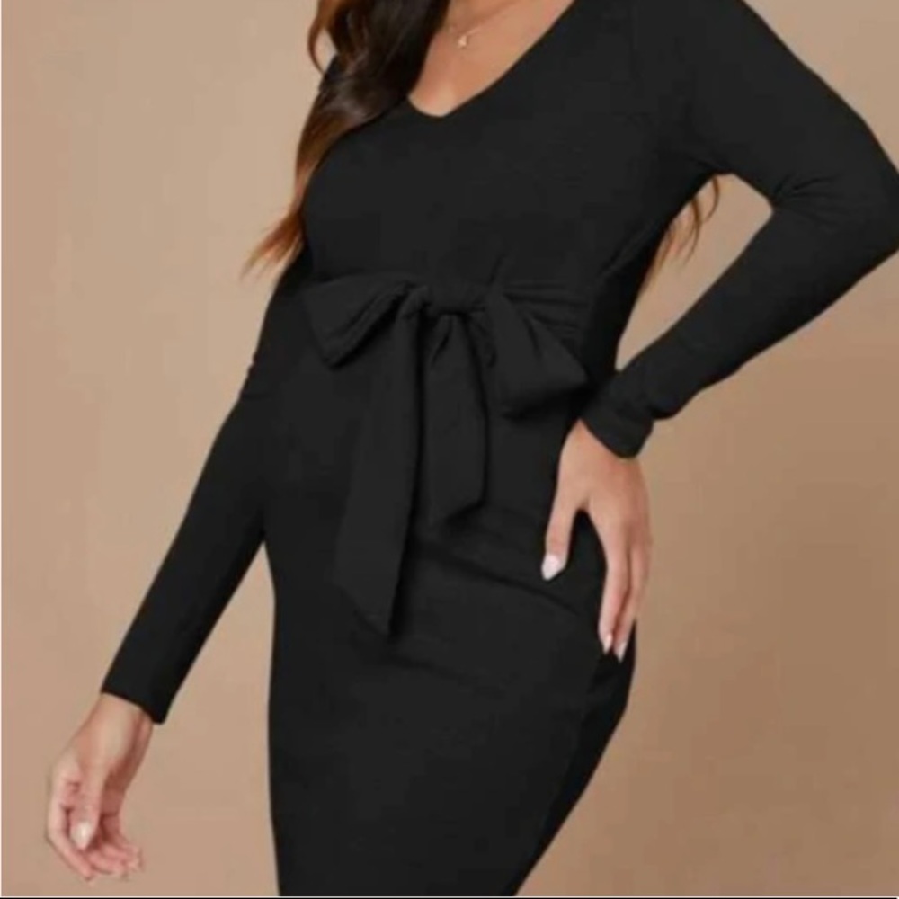 Blooming maternity belted bodycon dress size: medium